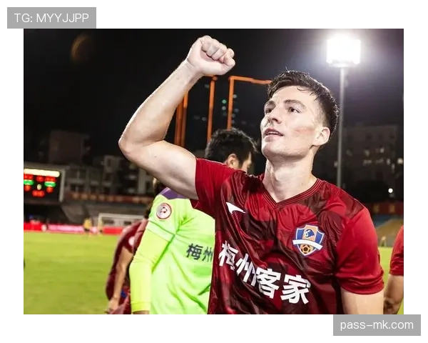 滕哈赫防守体系奏效，球队防线稳健助力再创佳绩