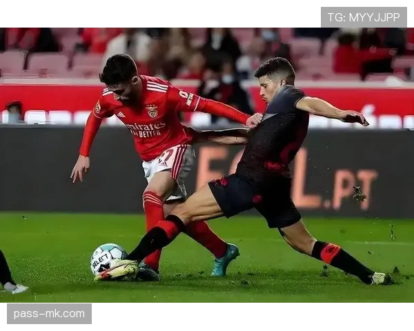 摩纳哥定位球战术高效制胜，助力球队强势回暖斩获关键胜利