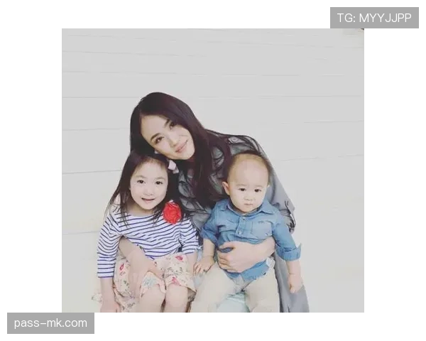 李小鹏的日常照太让人懵，家里像普通父亲，账单像明星